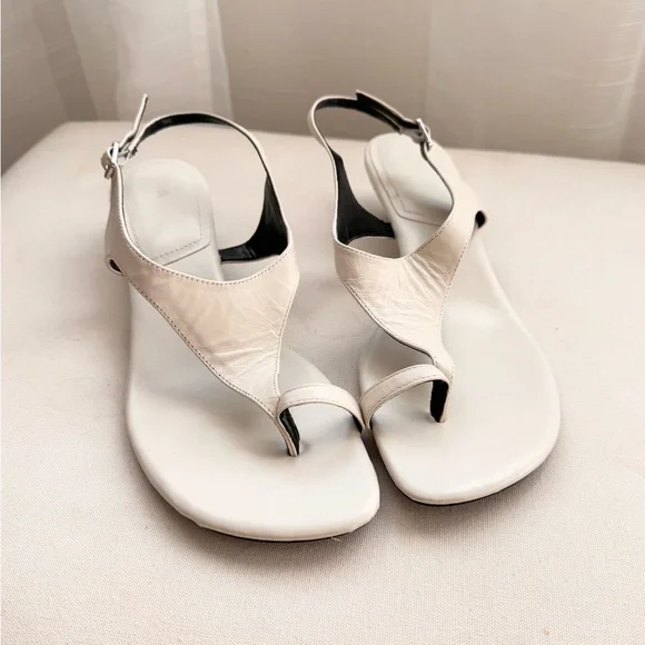 Zara Toe Loop Leather Sandal - Picture 2 of 10